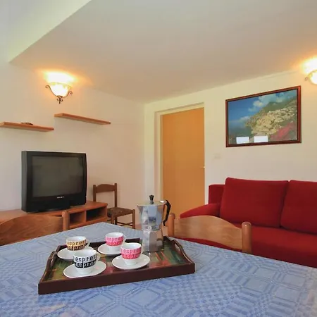 Apartment Gervaisova Iv *