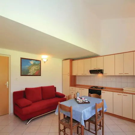 Apartment Gervaisova Iv